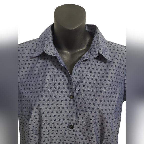 NWOT  Van Heusen Blue Poka Dot Short-sleeved Button-down Blouse Size Small - Picture 3 of 11